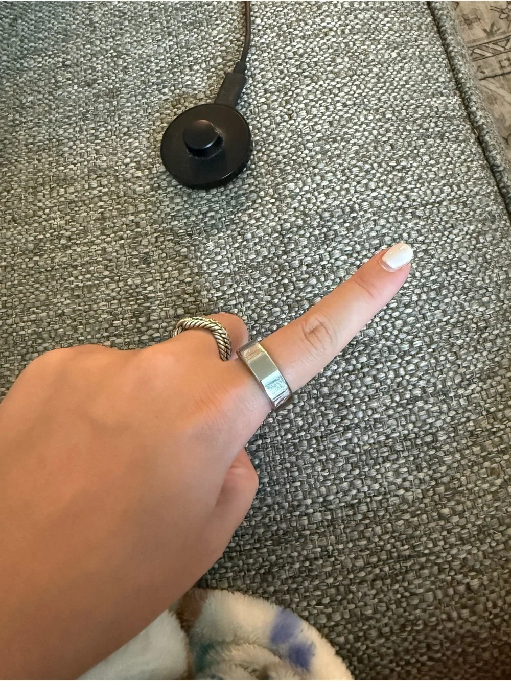 Oura Smart Ring in Polished Silver with Green & Red Sensor LEDs